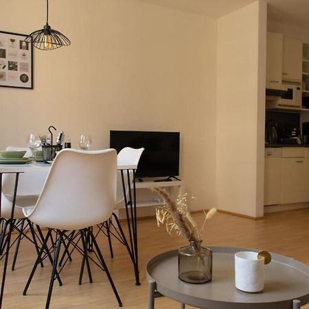 Modern - Neu - Gemutlich - Self Checkin - Zentral - Strassenbahn 38 Zum Ring Apartment Viena Exterior foto