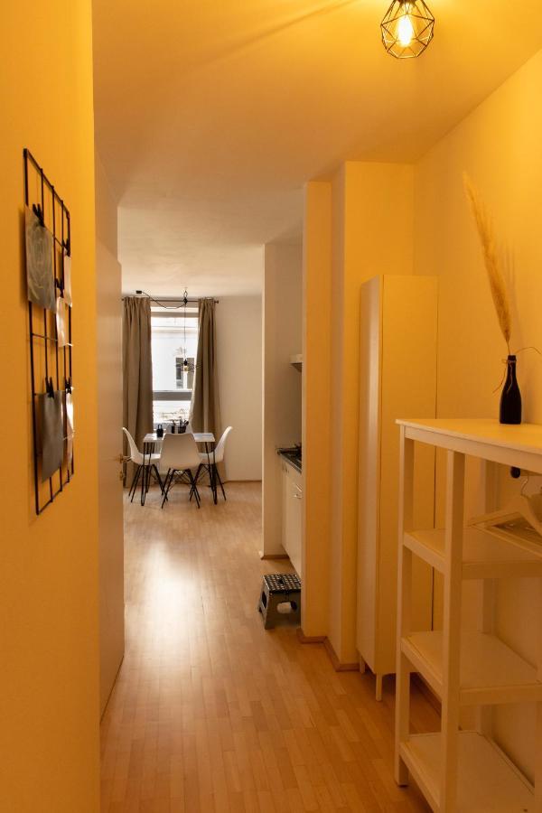 Modern - Neu - Gemutlich - Self Checkin - Zentral - Strassenbahn 38 Zum Ring Apartment Viena Exterior foto
